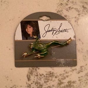 Frog pin